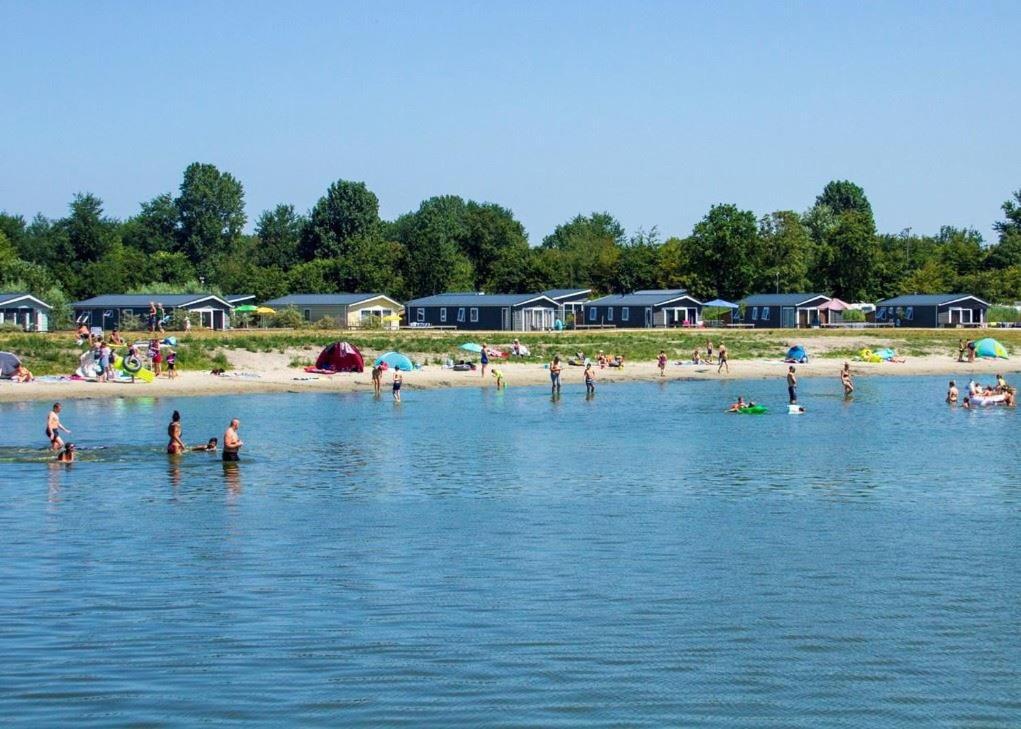 Bj Chalets - De Rug 3 - Vakantiepark Lauwersoog - Luxe Chalet Met Vaatwasser En Inloopkast! Vroege Incheck! Met Airco! Экстерьер фото