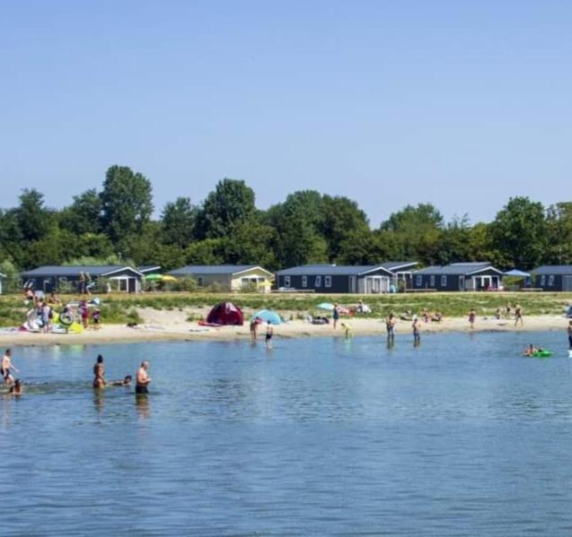 Bj Chalets - De Rug 3 - Vakantiepark Lauwersoog - Luxe Chalet Met Vaatwasser En Inloopkast! Vroege Incheck! Met Airco! Экстерьер фото